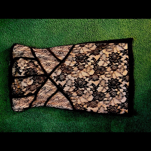 Black lace dress - Picture 1 of 2